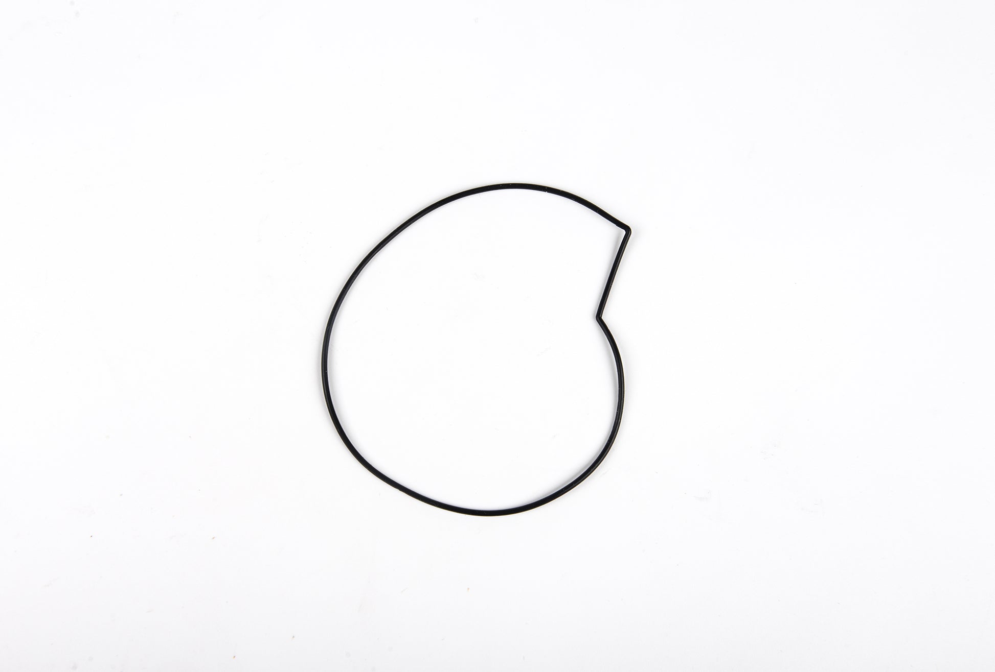 Black outline of a donut on a white background